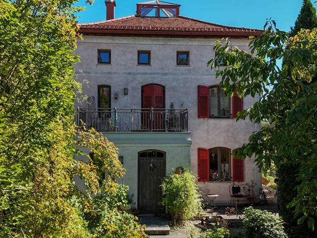 Einfamilienhaus zum Kauf 750.000 € 8 Zimmer 221,6 m² 2.076 m² Grundstück Burghausen Burghausen 84489
