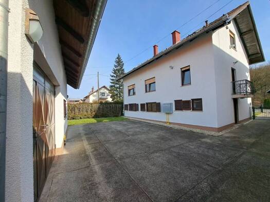 Haus zum Kauf 130.000 € 6 Zimmer 230 m² Kutina