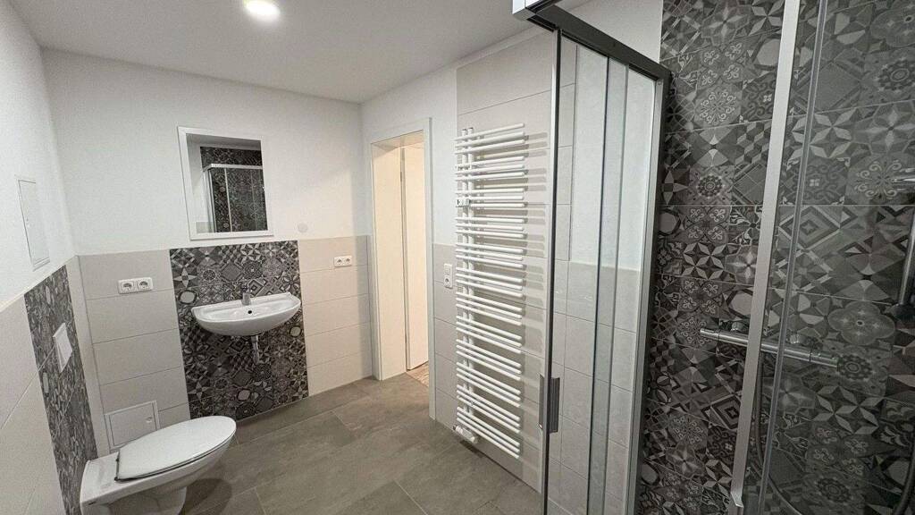 Wohnung zur Miete 385 € 2 Zimmer 53 m² EG Gartenstraße 4 Pößneck,Stadt Pößneck 07381