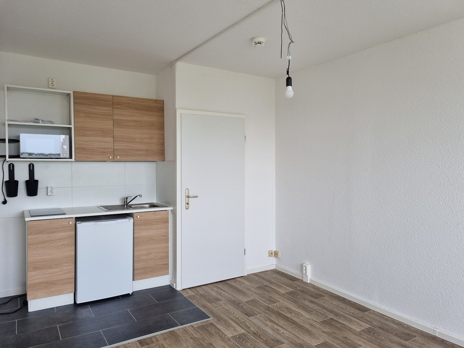 Wohnung zur Miete 220 € 1 Zimmer 22 m²<br/>Wohnfläche 2.<br/>Geschoss Zerbster Straße 43 Westliche Neustadt Halle (Saale) 06124