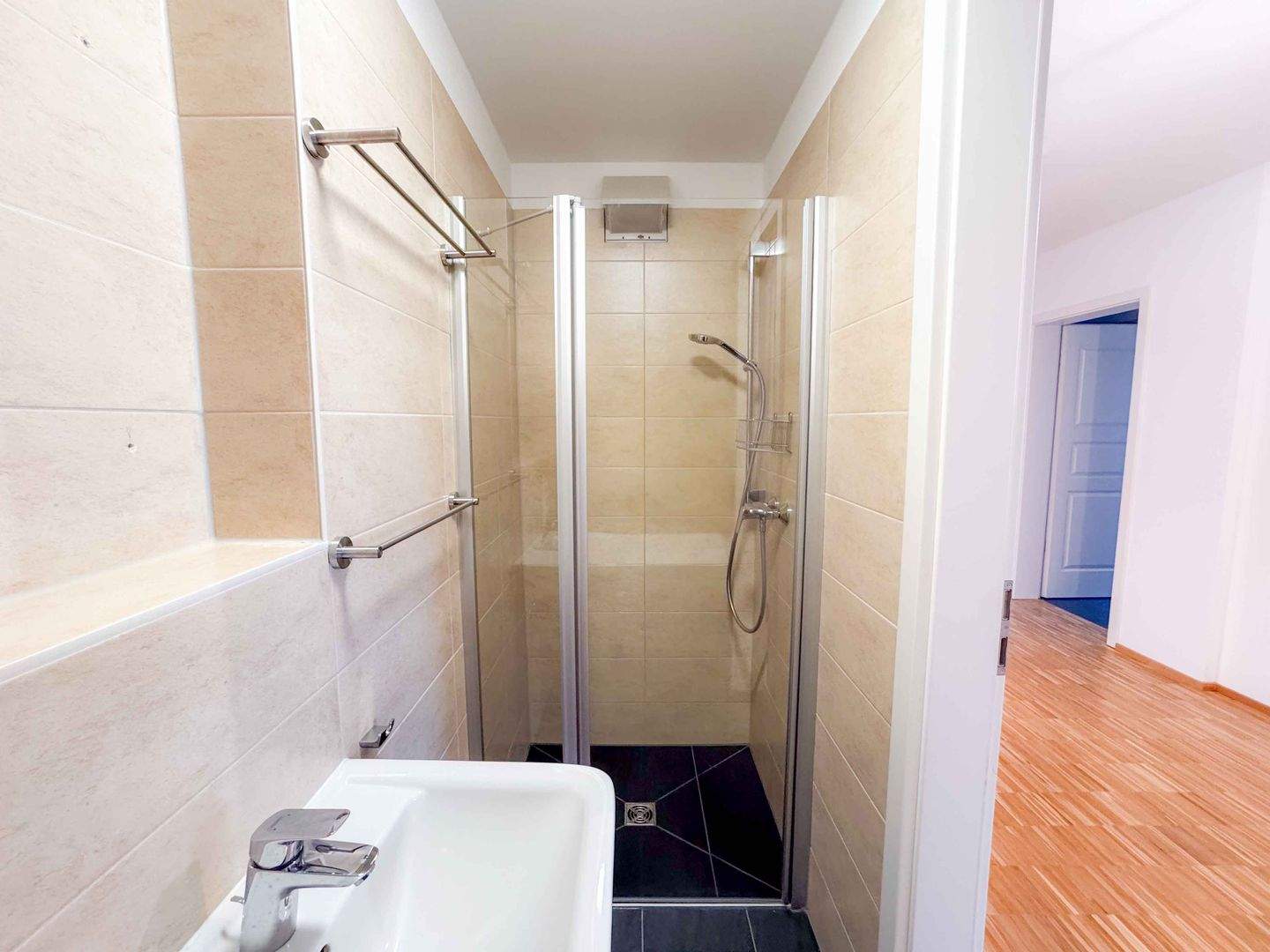 Property thumbnail 9