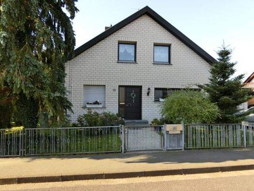 Einfamilienhaus zur Miete 1.250 € 4 Zimmer 125 m² 450 m² Grundstück frei ab 01.12.2025 Rhönstraße 12 Guxhagen 34302