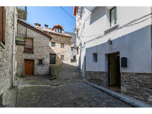 Villa zum Kauf 285.000 € 5 Zimmer 146 m² AGUSTINA ARAGON 16 Biescas 22630