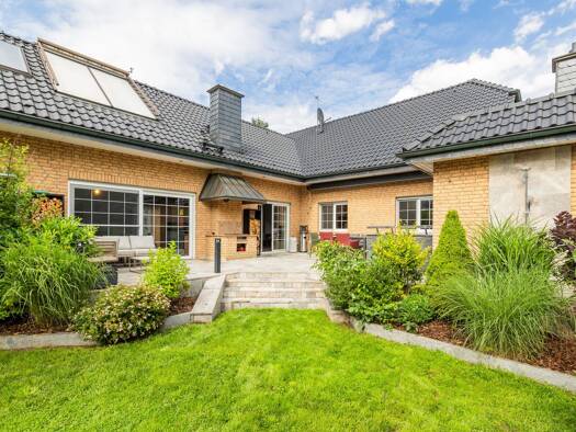 Haus zum Kauf 1.050.000 € 8 Zimmer 341,2 m² 669 m² Grundstück Hönow Hoppegarten 15366