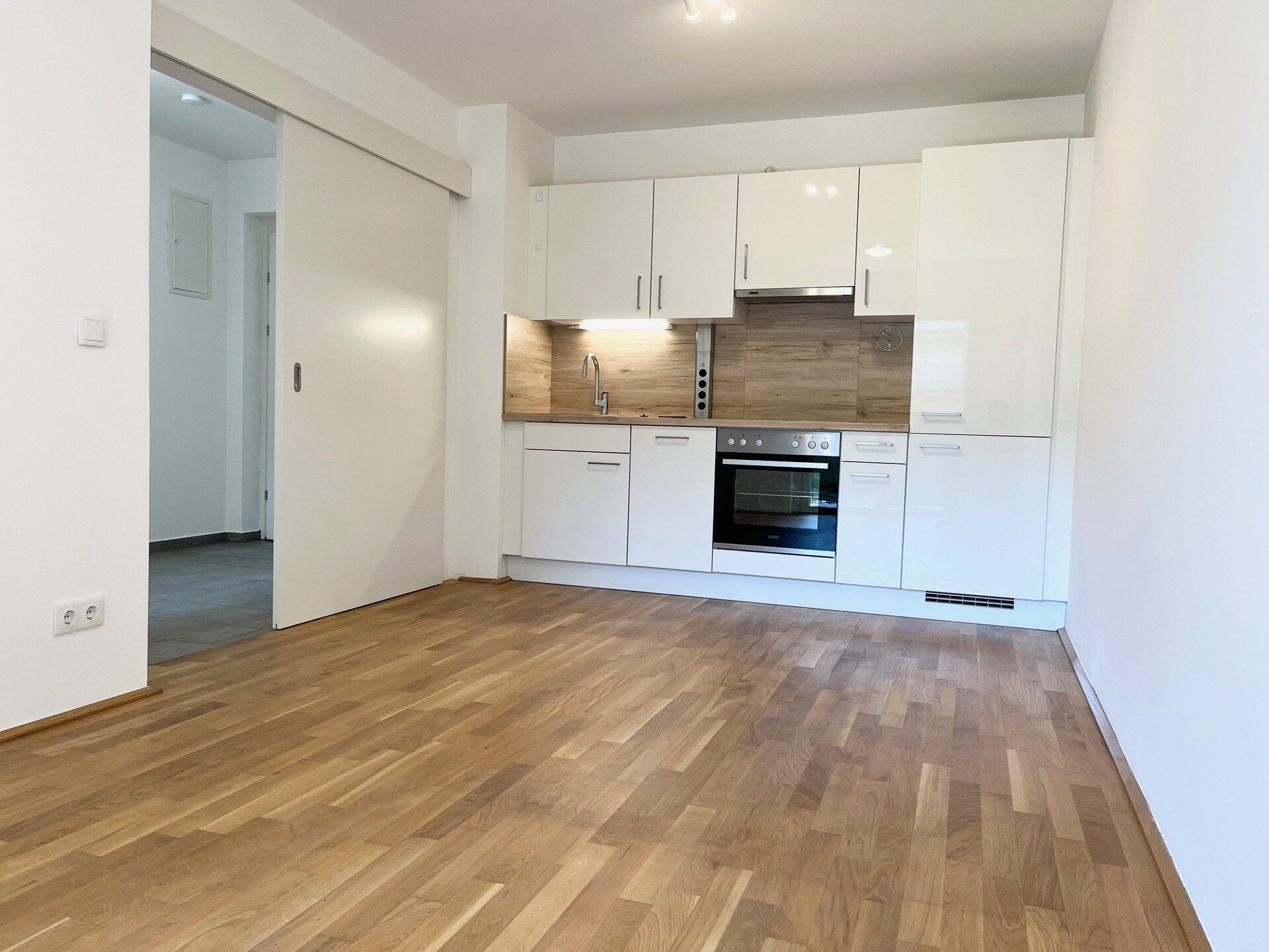 Wohnung zur Miete 604 € 3 Zimmer 54 m²<br/>Wohnfläche 7.<br/>Geschoss 01.03.2025<br/>Verfügbarkeit Puntigam Graz 8055