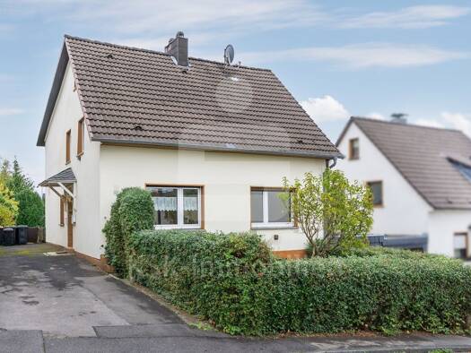 Einfamilienhaus zum Kauf 325.000 € 8 Zimmer 156 m² 581 m² Grundstück Lindlar 51789