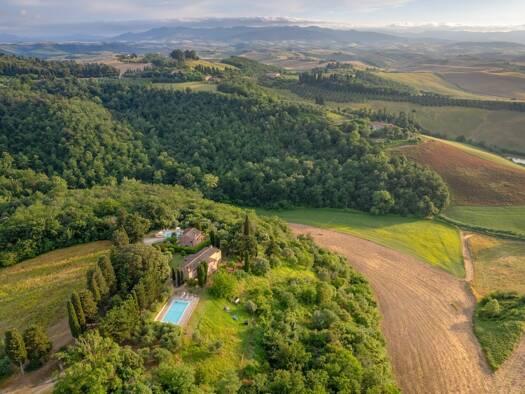 Bauernhaus zum Kauf 1.350.000 € 10 Zimmer 290 m² 15.000 m² Grundstück Panoramablick Volterra 56048