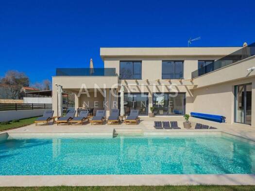Haus zur Miete 4.350 € 4 Zimmer 210 m² Rovinj