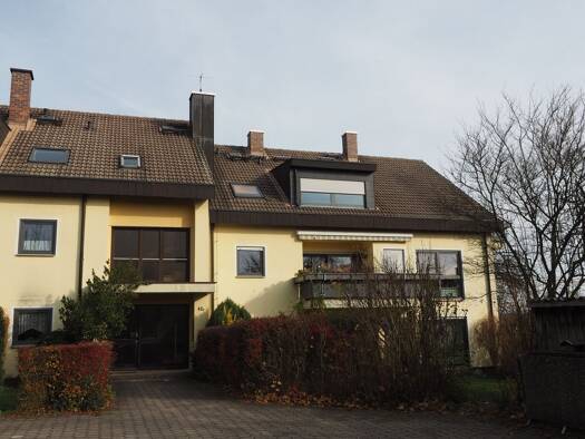 Wohnung zur Miete 873 € 2,5 Zimmer 97 m² Geschoss -1/3 frei ab sofort Meyernberg Bayreuth 95447