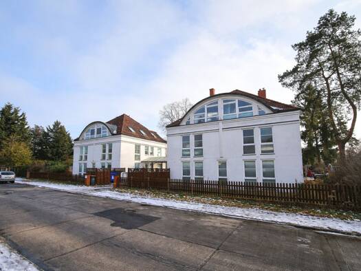 Mehrfamilienhaus zum Kauf als Kapitalanlage geeignet 1.600.000 € 21 Zimmer 985,1 m² 3.126 m² Grundstück Bohnsdorf Treptow-Köpenick 12526