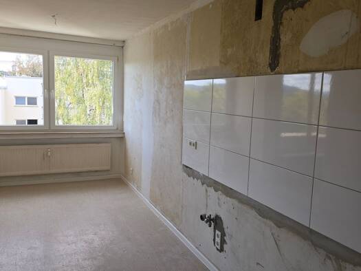 Wohnung zur Miete nur mit Wohnberechtigungsschein 603 € 4 Zimmer 92,7 m² 3. Geschoss frei ab 01.11.2026 Ehrang Trier 54293