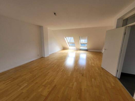 Wohnung zur Miete 1.000 € 2 Zimmer 86 m² frei ab 01.05.2026 Pestalozzistraße 28 Heerdt Düsseldorf 40549
