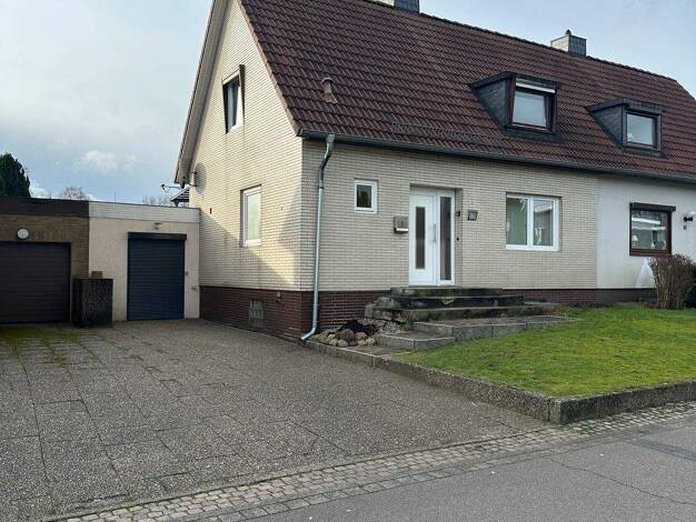 Doppelhaushälfte zum Kauf 255.000 € 4 Zimmer 72 m² 623 m² Grundstück Faldera Neumünster 24537