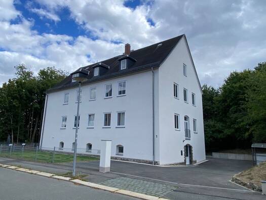 Mehrfamilienhaus zum Kauf provisionsfrei als Kapitalanlage geeignet 1.360.000 € 25 Zimmer 550 m² 990 m² Grundstück Fritz-Reuter-Straße 1 Haselbrunn Plauen 08525