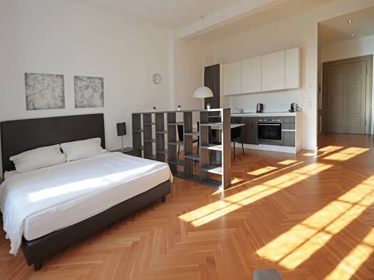 Studio zur Miete 1.370 € 1 Zimmer 42,5 m² 2. Geschoss Schwere-Reiter-Straße 39a Schwabing-West München 80797