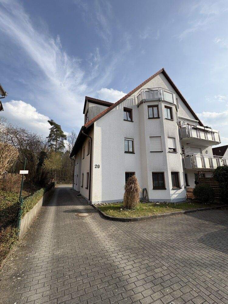 Immobilie in Feucht - Feucht neue einziartige Dachgeschoßwohnung mit 2 Balkone am Waldrand mit Stellplatz und Dachboden - Bild 0