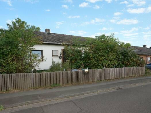 Einfamilienhaus zum Kauf 169.000 € 6 Zimmer 140 m² 791 m² Grundstück Besse Edermünde / Besse 34295