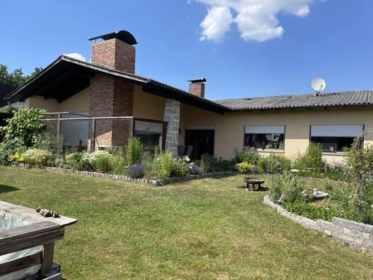 Bungalow zum Kauf 350.000 € 5 Zimmer 138 m² 965 m² Grundstück Irchenrieth 92699