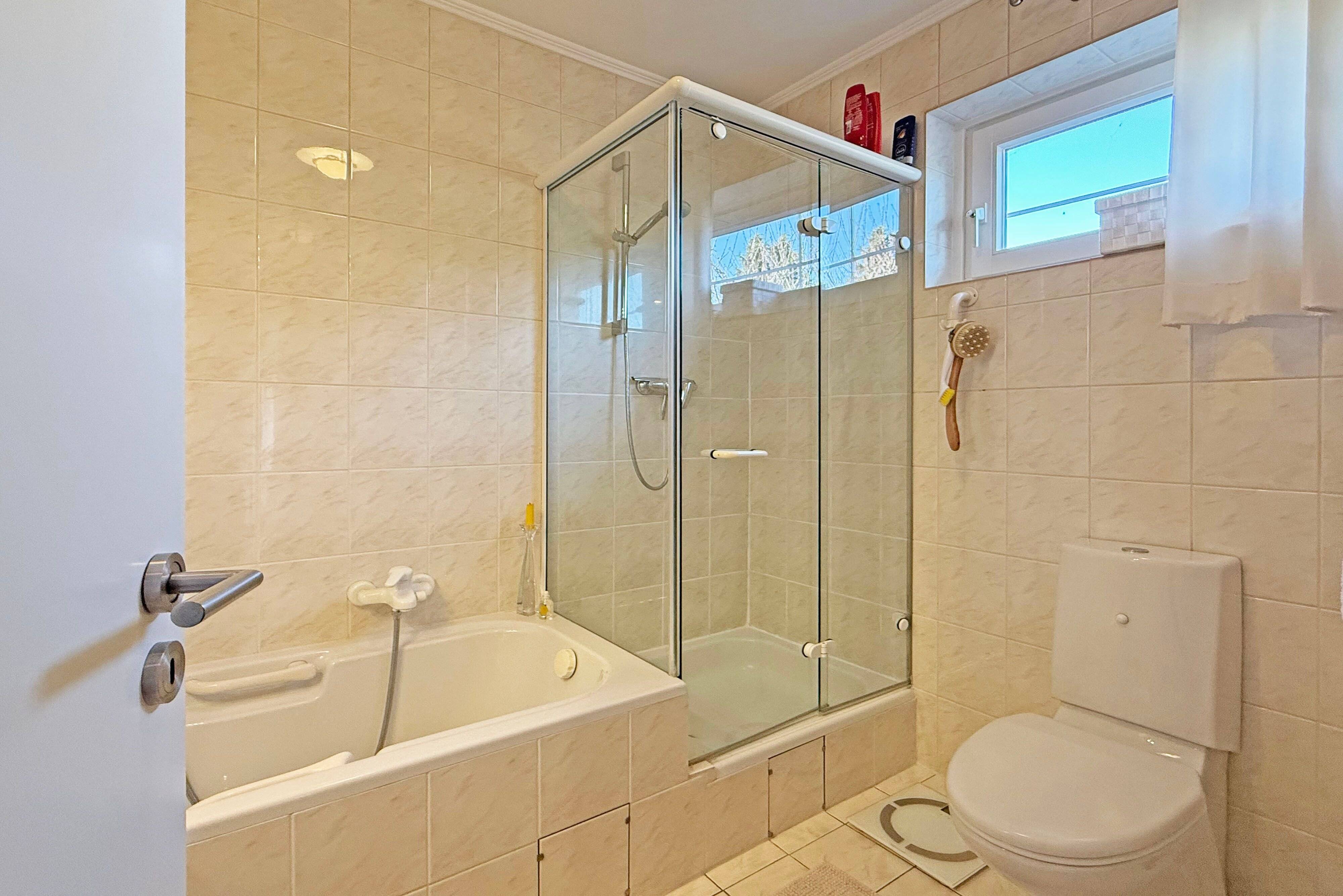 Property thumbnail 11