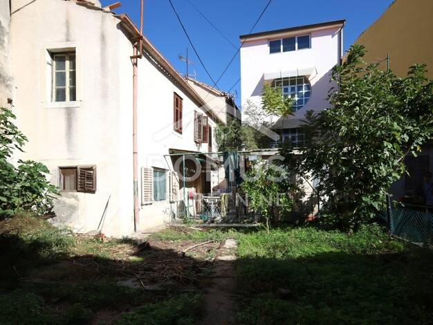 Reihenmittelhaus zum Kauf 300.000 € 6 Zimmer Sibenik 22000