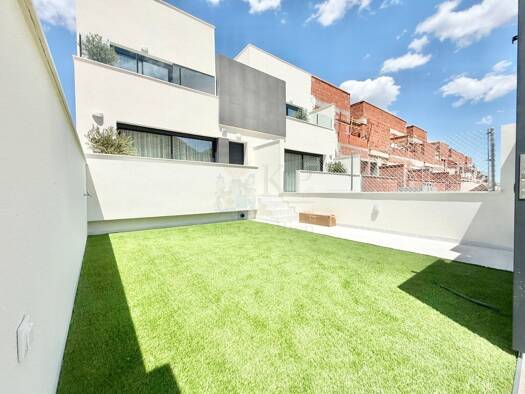 Reihenmittelhaus zum Kauf - Erstbezug provisionsfrei 219.000 € 3 Zimmer 81,7 m² 101,4 m² Grundstück Cox 03350