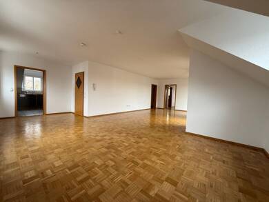 Wohnung zur Miete 1.050 € 3 Zimmer 108 m² frei ab sofort Schießbergstraße 11 Crailsheim Crailsheim 74564