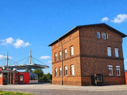 Wohnung zur Miete 660 € 3 Zimmer 88 m² Bahnhofstr. 10a Burg 39288