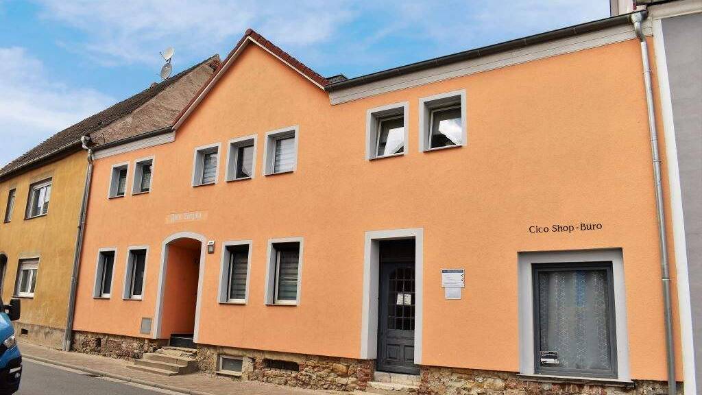 Reihenmittelhaus zum Kauf 224.000 € 5 Zimmer 180 m² 407 m² Grundstück Schafstädt Bad Lauchstädt OT Schafstädt 06246
