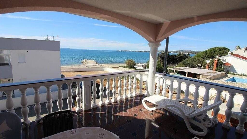 Haus zum Kauf 1.200.000 € 24 Zimmer 477 m² Vir