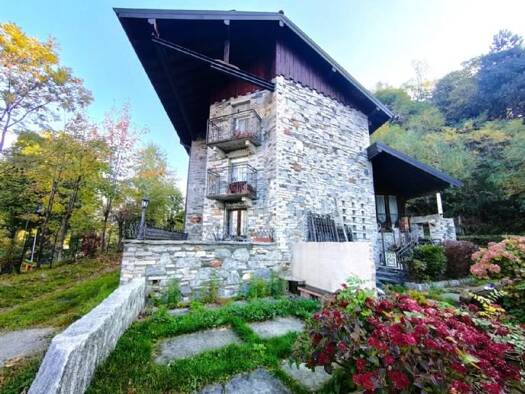 Mehrfamilienhaus zum Kauf 400.000 € 8 Zimmer 212 m² 300 m² Grundstück frei ab sofort Miazzina