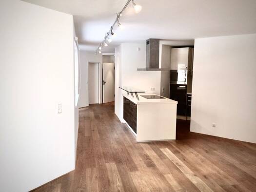 Terrassenwohnung zur Miete 1.320 € 2 Zimmer 95 m² Geschoss 2/4 frei ab 01.05.2026 Traunstein 83278