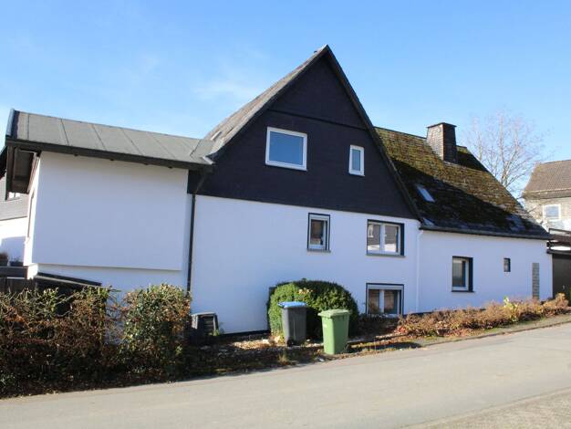 Haus zum Kauf 314.000 € 10 Zimmer 358 m² 470 m² Grundstück Zur Legge 3 Hildfeld Winterberg 59955