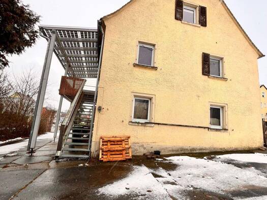 Einfamilienhaus zum Kauf 240.000 € 7 Zimmer 190 m² 580 m² Grundstück frei ab sofort Bergstraße 13 Aurach Aurach 91589