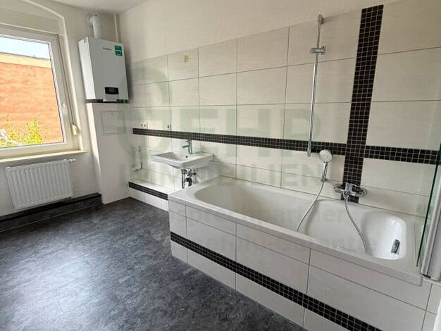 Wohnung zur Miete 420 € 3 Zimmer 68 m² 2. Geschoss Schloßgasse 3 Lichtenstein Lichtenstein 09350