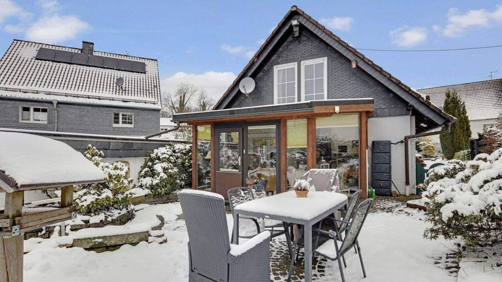 Doppelhaushälfte zum Kauf 299.000 € 3 Zimmer 125,6 m² 369 m² Grundstück Stülinghausen Marienheide 51709