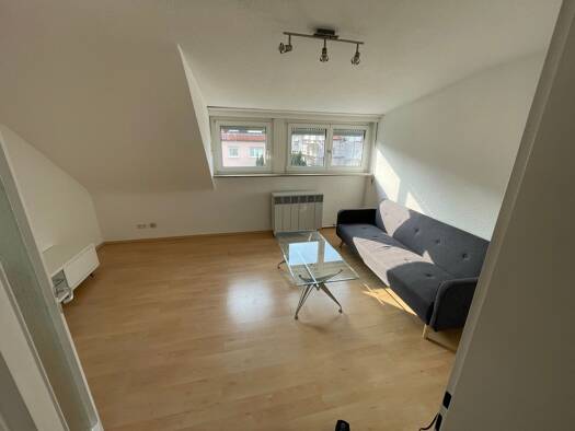Wohnung zur Miete 670 € 2 Zimmer 35 m² Geschoss 1/2 frei ab sofort Bad Cannstatt Stuttgart 70374