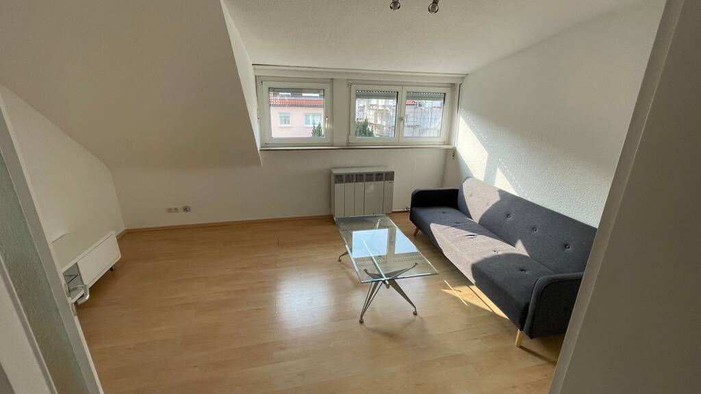 Wohnung zur Miete 670 € 2 Zimmer 35 m² Geschoss 1/2 frei ab sofort Bad Cannstatt Stuttgart 70374