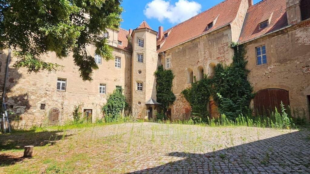 Haus zum Kauf 500.000 € 40 Zimmer 3.876 m² 24.923 m² Grundstück frei ab sofort Mühlberg Mühlberg/Elbe 04931