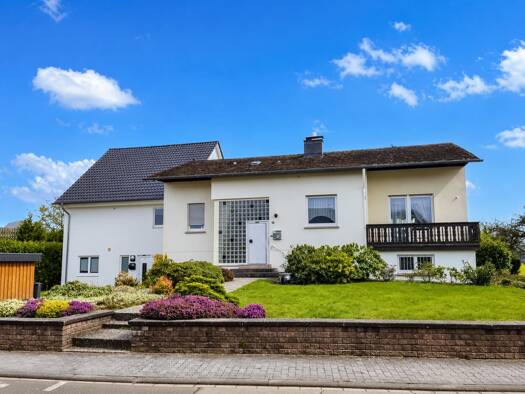 Mehrfamilienhaus zum Kauf 749.000 € 14 Zimmer 296 m² 1.263 m² Grundstück frei ab sofort Wengerohr Wittlich 54516
