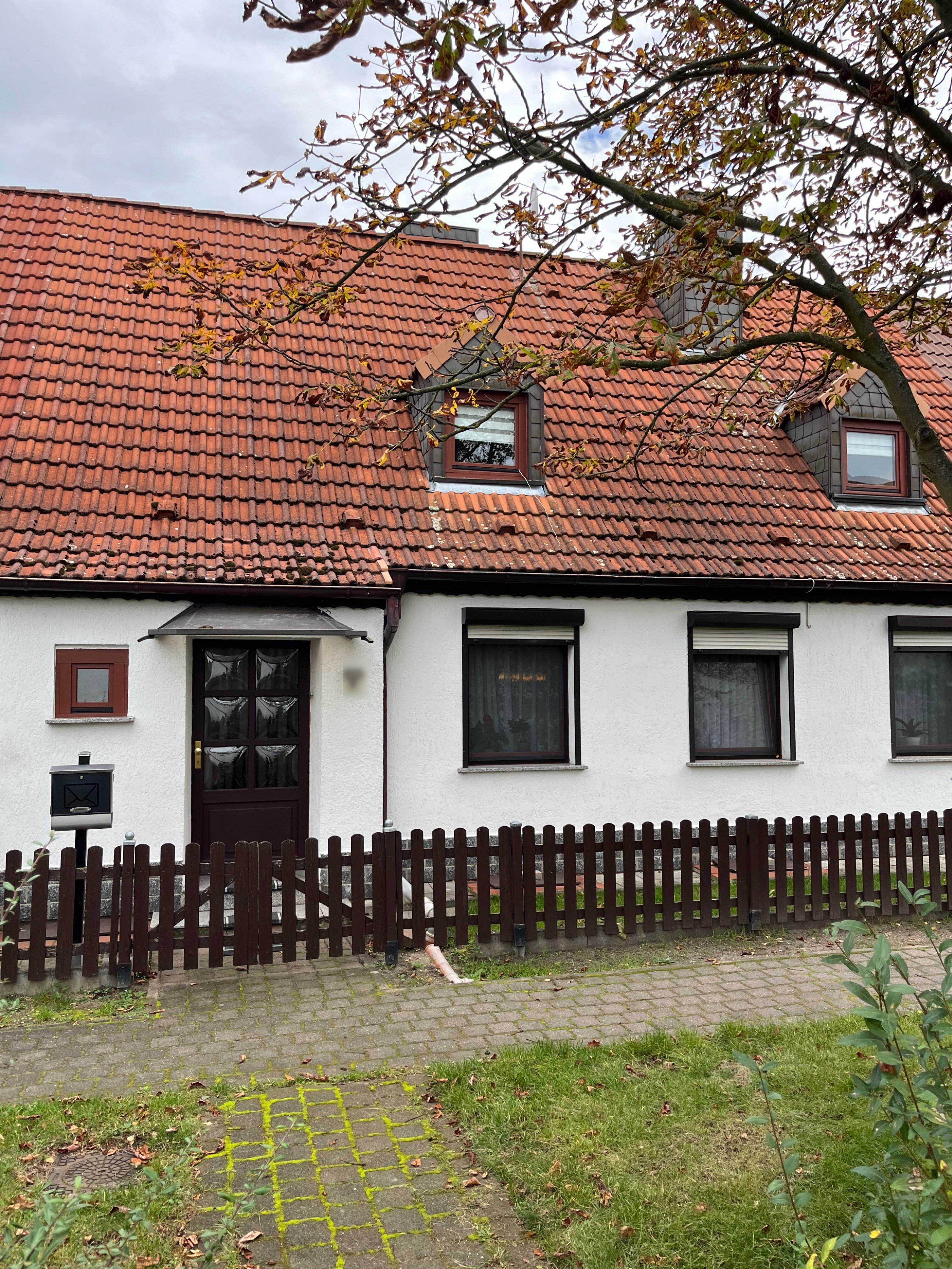 Reihenmittelhaus zum Kauf 100.000 € 4 Zimmer 128 m²<br/>Wohnfläche 575 m²<br/>Grundstück Thalheim Bitterfeld-Wolfen 06766