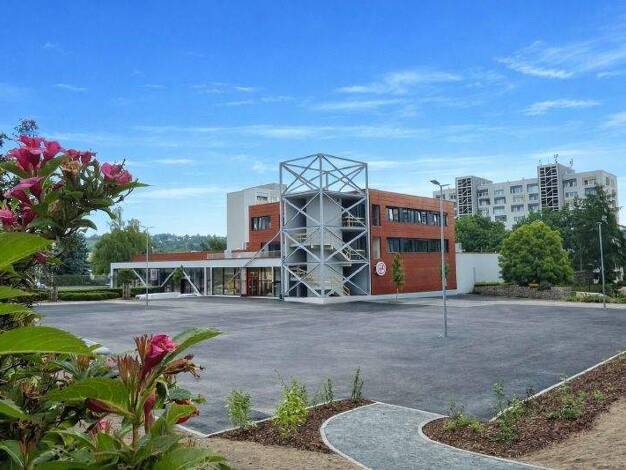 Bürofläche zur Miete provisionsfrei 10 € 187 m² Bürofläche Freital 01705