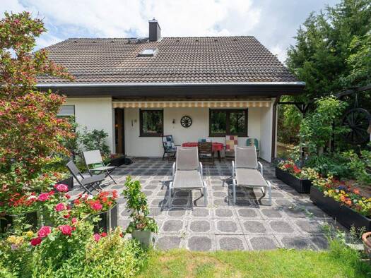 Einfamilienhaus zum Kauf 570.000 € 6 Zimmer 169 m² 834 m² Grundstück frei ab sofort Lind Zirndorf 90513