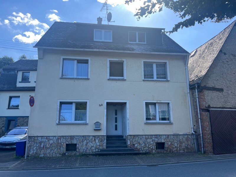 Einfamilienhaus zum Kauf provisionsfrei 110.000 € 6 Zimmer 158 m²<br/>Wohnfläche 498 m²<br/>Grundstück Arzbach 56337