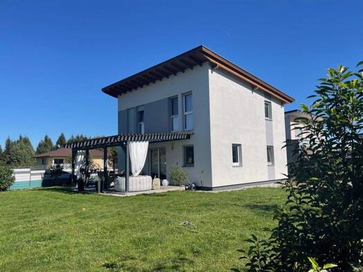 Haus zum Kauf 4 Zimmer 109 m² 895 m² Grundstück Velden am Wörther See 9220
