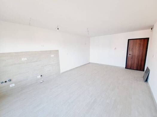 Wohnung zum Kauf 250.000 € 5 Zimmer 68 m² 1. Geschoss Centar, Luka, Finida
