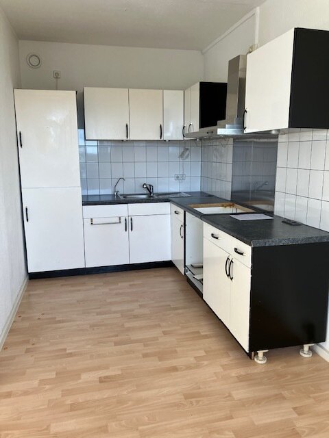 Wohnung zur Miete 304 € 3 Zimmer 57,9 m²<br/>Wohnfläche 5.<br/>Geschoss Guldenstraße 7 Silberhöhe Halle 06132