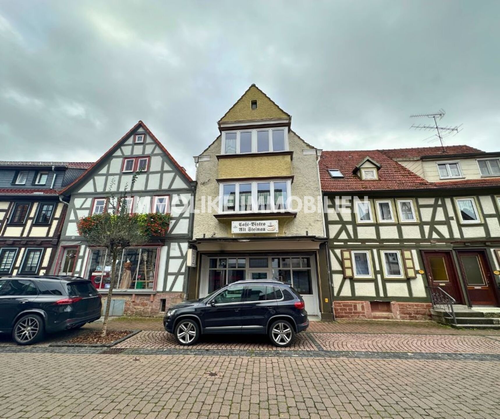 Mehrfamilienhaus zum Kauf 165.000 € 10 Zimmer 200 m²<br/>Wohnfläche 181 m²<br/>Grundstück ab sofort<br/>Verfügbarkeit Steinau Steinau an der Straße 36396