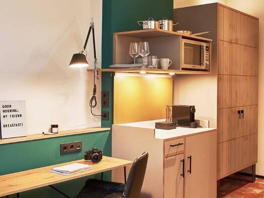Wohnung zur Miete 3.250 € 2 Zimmer 33 m² 6. Geschoss Winterhude Hamburg 22301