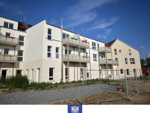 Wohnung zur Miete 1.011 € 2 Zimmer 72,7 m² Arnsdorf Arnsdorf 01477