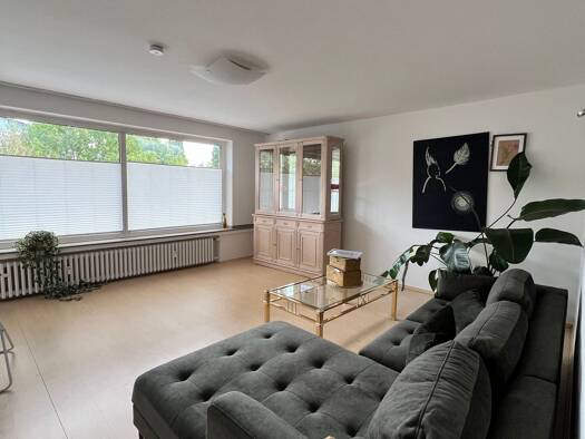 Wohnung zur Miete 1.200 € 3 Zimmer 90 m² Geschoss 2/3 frei ab sofort Spandauer Straße Hassels Stadtbezirk 9 40599